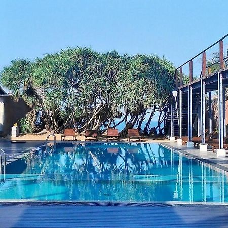 Saprin Beach Resort Усветакейява Екстер'єр фото