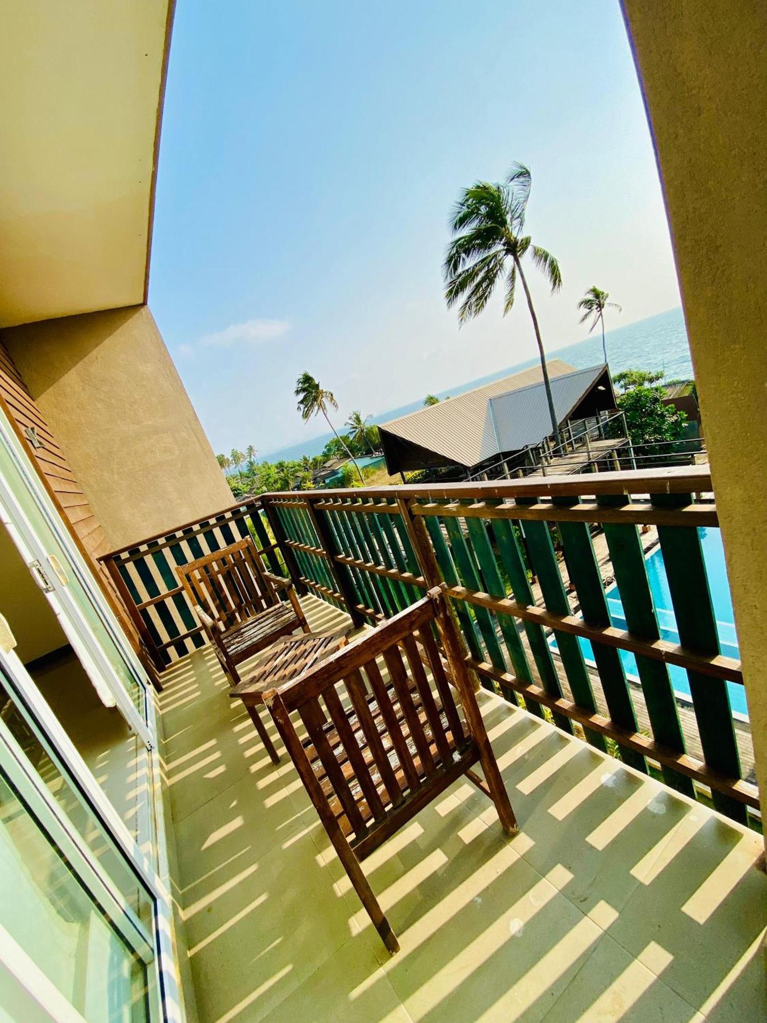 Saprin Beach Resort Усветакейява Екстер'єр фото
