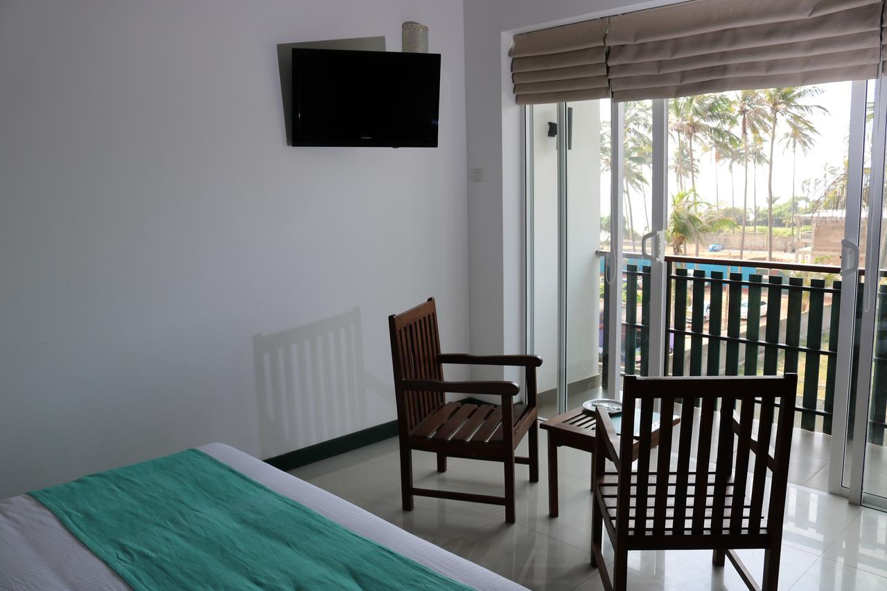 Saprin Beach Resort Усветакейява Екстер'єр фото