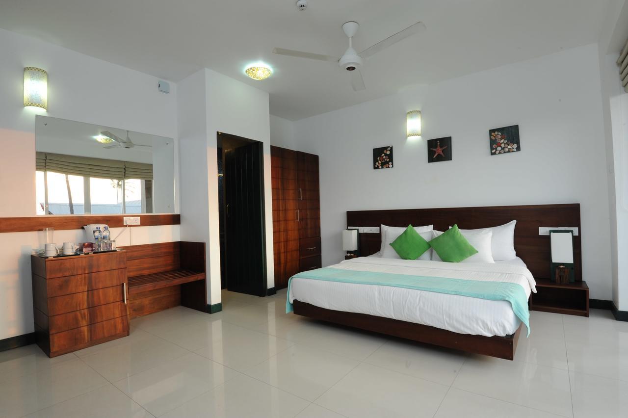 Saprin Beach Resort Усветакейява Екстер'єр фото