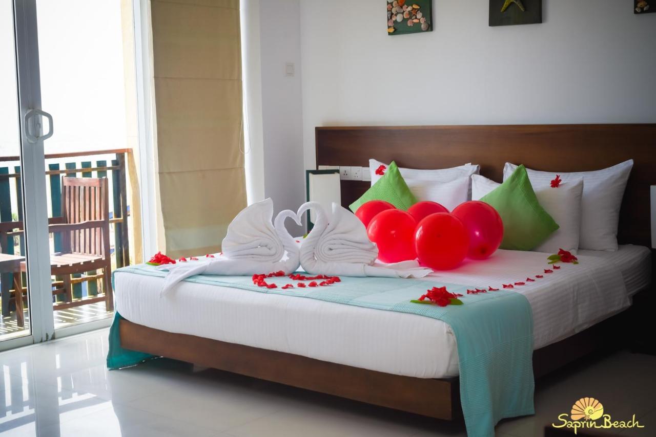 Saprin Beach Resort Усветакейява Екстер'єр фото